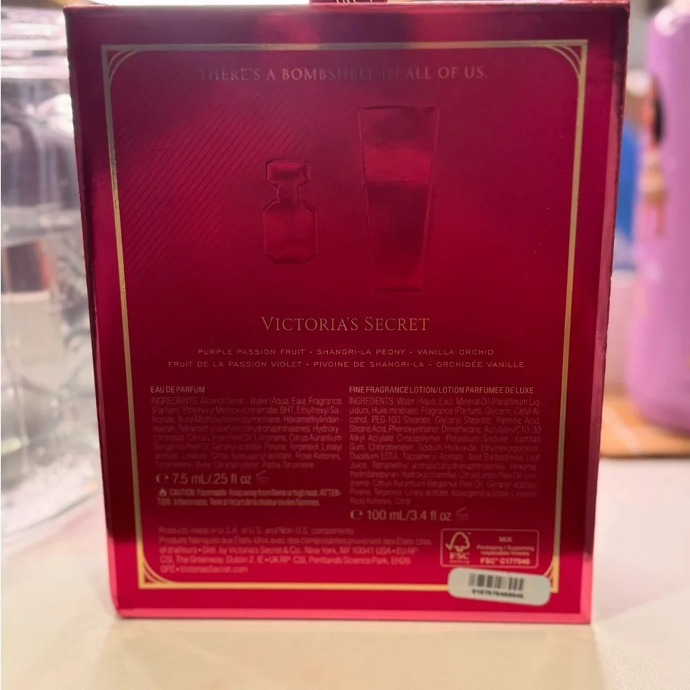 Victoria's Secret Bombshell Lotion Set - Pink - Picture 2 of 3
